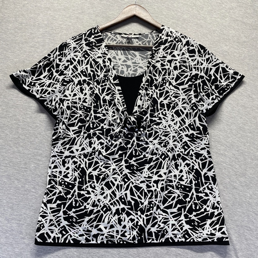 JM Collection Blouse Top Womens 1X Black White Geometric Print Ring Clasp V-Neck